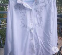 Vêtements occasion Tarn-et-Garonne Montauban - 82000 - Photos Vivastreet CHEMISIER AL'SON brodé sur le devant - taille 1